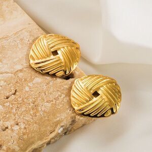 Retro Gold Tone Woven Knot Stud Lightweight Earrings Classic Chic Statement